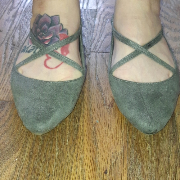GAP grey suede high back ballerina flats - Picture 10 of 17